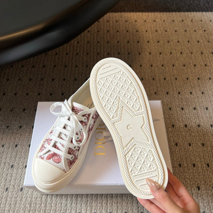 DIOR 26S LOW-TOP SNEAKER 50MM IN WHITE AND RED OBLIQUE EMBROIDERED CANVAS