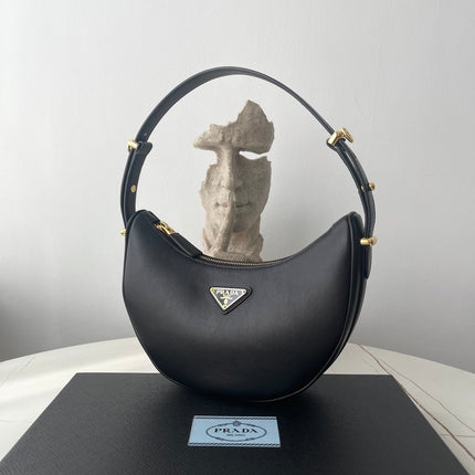 PRA ARQUÉ 22 SHOULDER BAG IN BLACK LEATHER