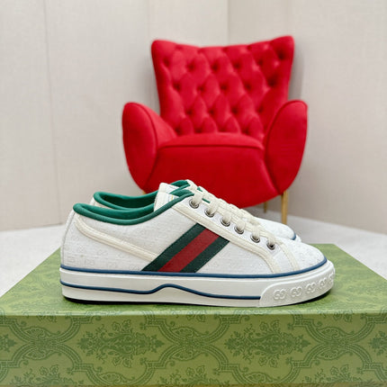 GUCCI 26S LOW TOP SNEAKERS IN WHITE CANVAS STYLE 10