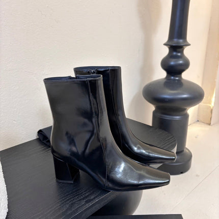 YSL 26S HEELED ANKLE BOOTS IN BLACK SHINY CALFSKIN