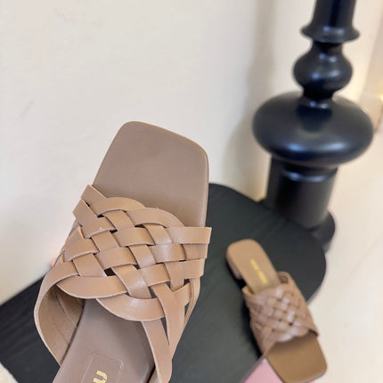 MIUMIU 26S IVETTE WOVEN SLIDE SANDALS IN BROWN CALFSKIN