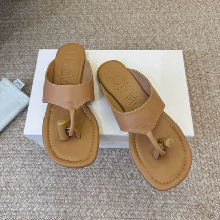 LOEWE 26S TOGGLE FLAT SANDAL IN TAN BROWN CALFSKIN