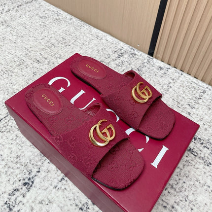 GUCCI 26S SLIDE SANDAL IN DARK RED CANVAS