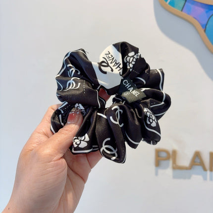 CHANEL 26S SCRUNCHIE IN BLACK AND WHITE SILK 505235