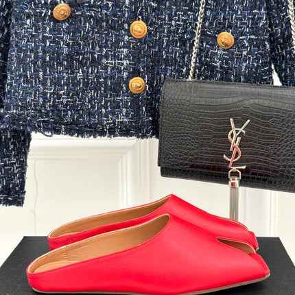 ALAIA FLAT MULE IN CRIMSON RED LAMBSKIN
