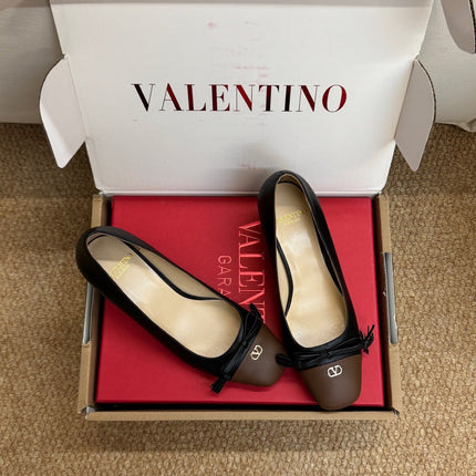 VALENTINO 26S HEELED BALLET FLATS IN BROWN AND BLACK CALFSKIN
