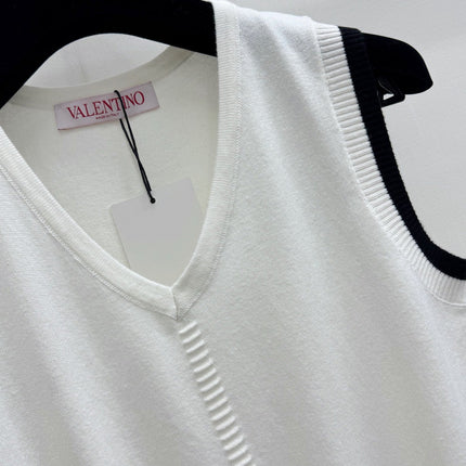 VALENTINO 26S SLEEVELESS V-NECK KNIT TOP 435
