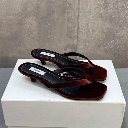 THE ROW 26S SQUARE TOE THONG KITTEN HEEL SANDALS 45MM IN RUST BROWN VELVET