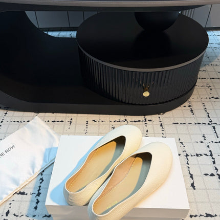 THE ROW 26S CLASSIC BALLET FLATS IN IVORY WHITE CALFSKIN