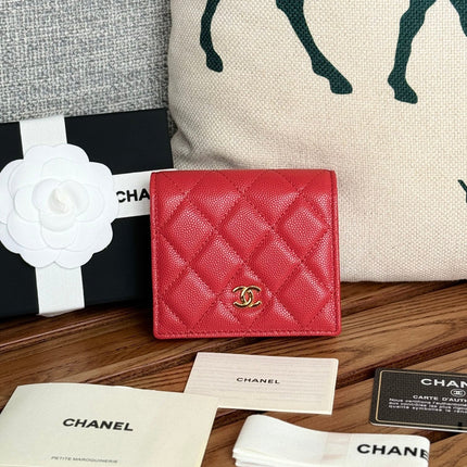 SMALL FLAP WALLET 12 IN RED GRAINED CALFSKIN GOLD-TONE HARDWARE