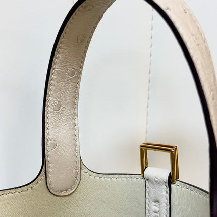 HM 25S PICOTIN LOCK 14 CM IN CREAM WHITE OSTRICH WITH GOLD HARDWARE
