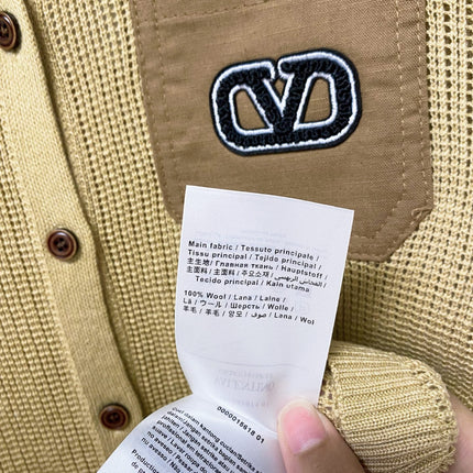 VALENTINO 26S CREW NECK KNIT CARDIGAN 323