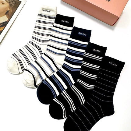 MIUMIU 26S CREW SOCKS 407174 (1 BOX)