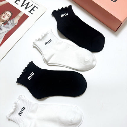MIUMIU 26S ANKLE SOCKS 410298 (1 BOX)