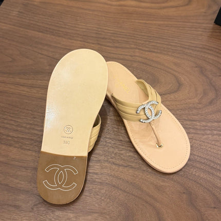 CHANEL 26S THONG SANDALS IN BEIGE CALFSKIN WITH RHINESTONE CC LOGO