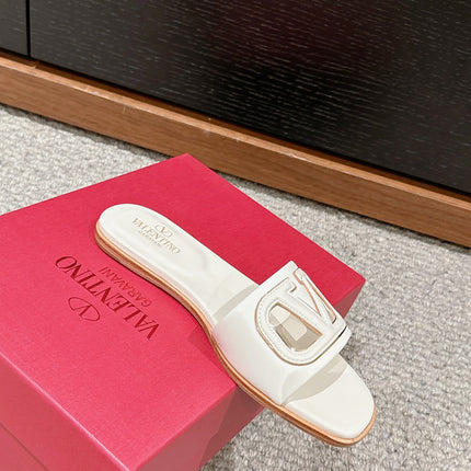 VLOGO CUT-OUT WHITE CALFSKIN SLIDE SANDAL