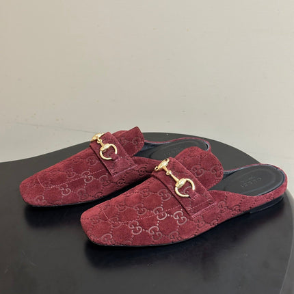 GUCCI 26S HORSEBIT LOAFER MULES IN RED SUEDE
