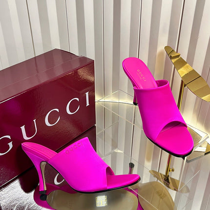 GUCCI 26S HIGH-HEELED SANDALS 100 MM IN DARK PINK SATIN