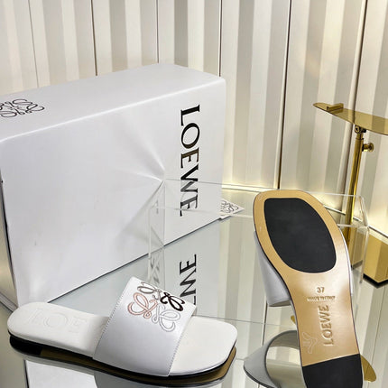 LOEWE 26S LOGO-EMBROIDERED SANDALS IN WHITE CALFSKIN