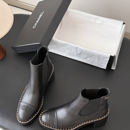 CHANEL 26S CHELSEA ANKLE BOOTS 70 MM IN BLACK CALFSKIN
