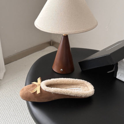 CHANEL 26S MULES IN LIGHT BROWN SUEDE AND SHEARLING