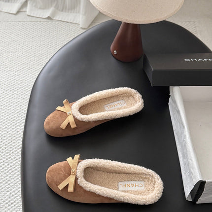 CHANEL 26S MULES IN LIGHT BROWN SUEDE AND SHEARLING