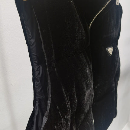 PRADA 25S VELVET VEST 572