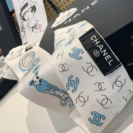 CHANEL 26S TWILLY SCARF 120 IN SILK 508916