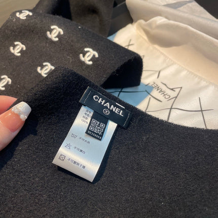 CHANEL 26S SCARF 180 IN CASHMERE 510922