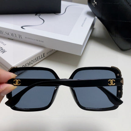 CHANEL 26S OVERSIZED SQUARE SHAPE IN ACETATE 399826