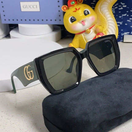 GUCCI 26S OVERSIZED SQUARE FRAME IN ACETATE 424593