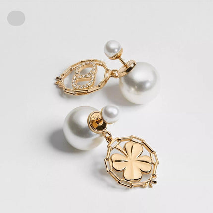 CD 26S TRIBALES CD PEARL CLOVER DROP EARRINGS IN GOLD TONE METAL 646610