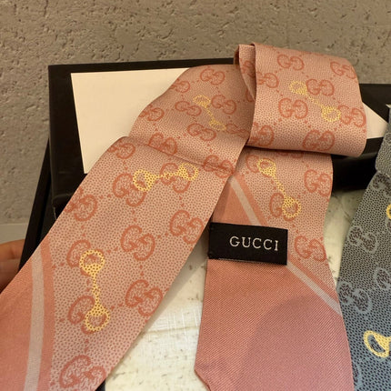 GUCCI 26S SCARF 90 IN SILK 552498