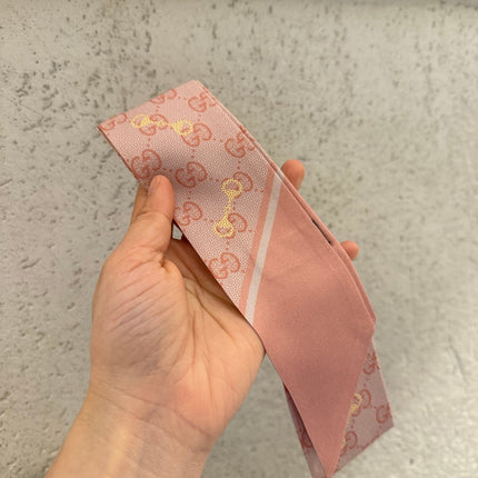 GUCCI 26S SCARF 90 IN SILK 552498