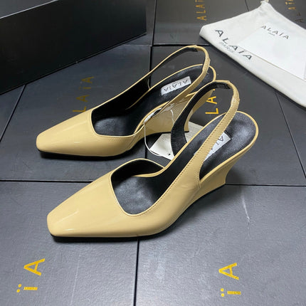 ALAIA 26S WEDGE SLINGBACKS 95 MM IN BEIGE PATENT CALFSKIN