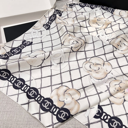 CHANEL 26S SCARF 90 IN SILK 311805