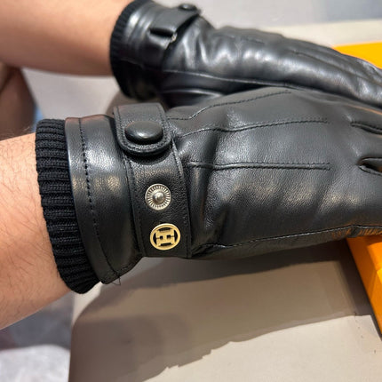 GLOVES WITH BUTTON IN BLACK SHEEPSKIN 456347