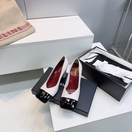 CHANEL 26S SQUARE-TOE HIGH HEELS 95 MM IN WHITE LAMBSKIN WITH BLACK CAP TOE