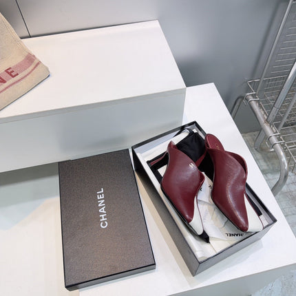 CHANEL 26S HIGH-HEEL MULES 70 MM IN WHITE AND RED LAMBSKIN