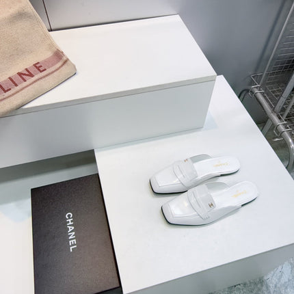 CHANEL 26S LOAFER MULES IN WHITE SHINY LAMBSKIN