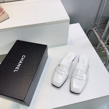 CHANEL 26S LOAFER MULES IN WHITE SHINY LAMBSKIN