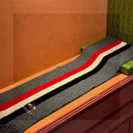 GUCCI 25S SCARF 180 IN CASHMERE 730567