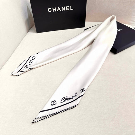 CHANEL 26S SCARF 90 IN SILK 509174