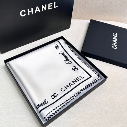 CHANEL 26S SCARF 90 IN SILK 509174