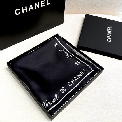 CHANEL 26S SCARF 90 IN SILK 509175