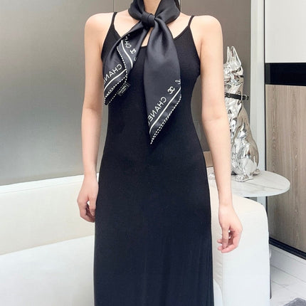 CHANEL 26S SCARF 90 IN SILK 509175