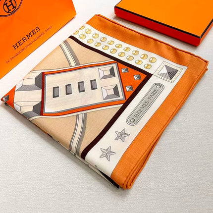 HERMES 26S PATTERNED SCARF 140 IN SILK AND CASHMERE 502249