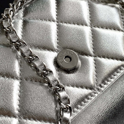 CHANEL 25S KELLY BAG 18 IN SILVER METALLIC LAMBSKIN WITH SILVER HARDWARE STYLE 3