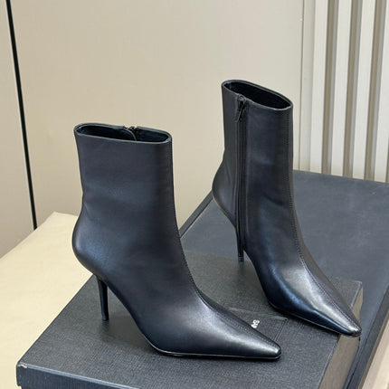 YSL 26S ZIPPERED HEELED BOOTS IN BLACK CALFSKIN