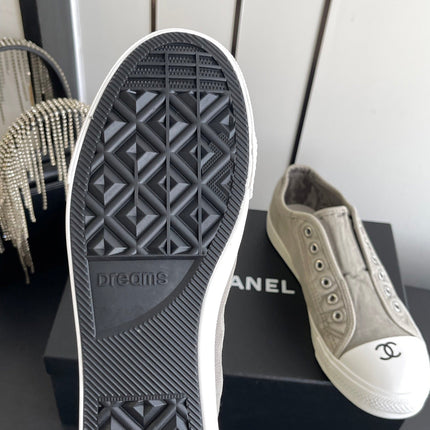 CHANEL 26S LOW TOP SNEAKERS IN GREY CANVAS